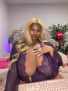 Snapshot of BigFineSelena chatting on 01/24/25, 12:31 BigFineSelena online show from 01/24/25, 12:31