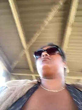 BigFineSelena online show from 04/15/26, 01:40