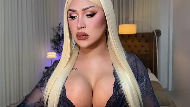 Your Majesty Tyra online show from 10/12/25, 05:06