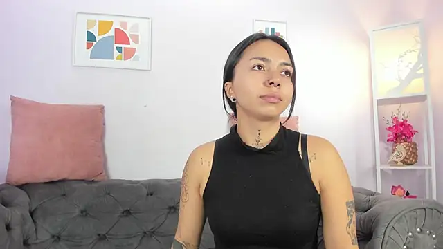 miss soffi  online show from 03/04/25, 12:12