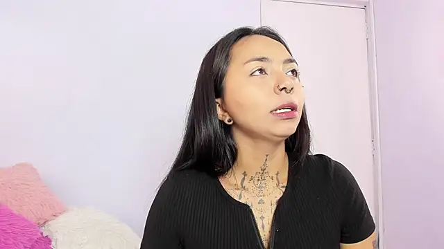 miss soffi  online show from 09/27/25, 12:21