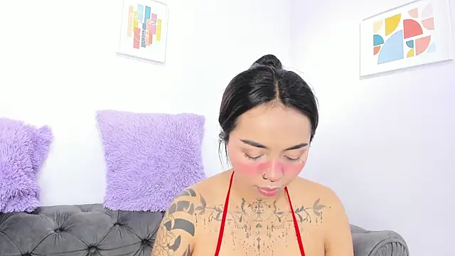 miss soffi  online show from 10/25/25, 12:13