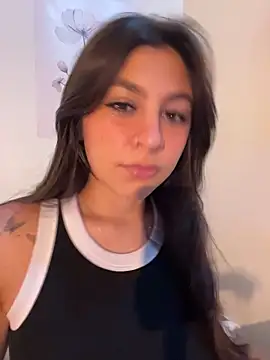 Snapshot of loolla_23 chatting on 02/02/26, 01:59 loolla 23 online show from 02/02/26, 01:59