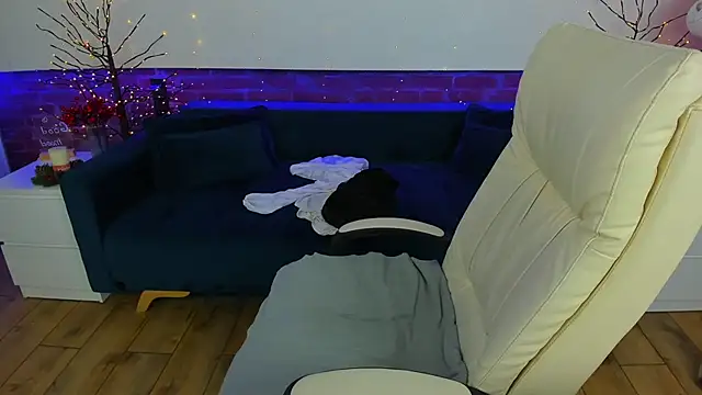 Kamilla Hot online show from 12/23/25, 06:33