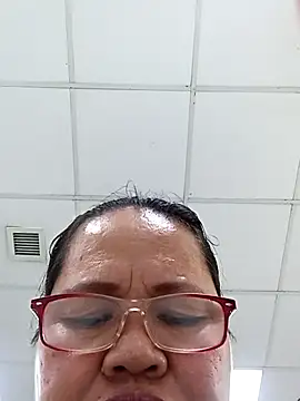 Snapshot of Chubbysweetmom chatting on 11/01/25, 01:18 Chubbysweetmom online show from 11/01/25, 01:18