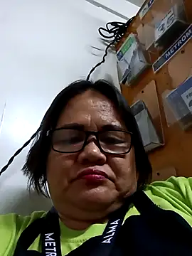 Snapshot of Chubbysweetmom chatting on 04/18/26, 02:37 Chubbysweetmom online show from 04/18/26, 02:37