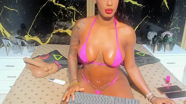 NahomyOwen online show from 02/28/26, 12:28