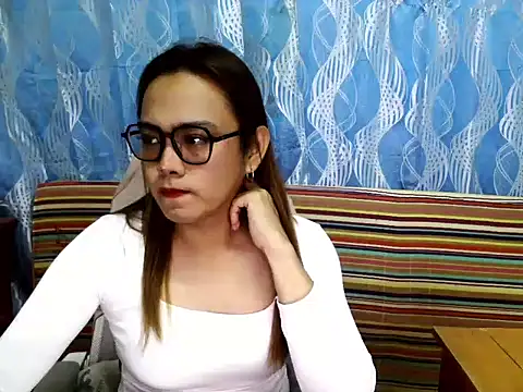 Your PrettyGirlxxx online show from 03/15/25, 12:36