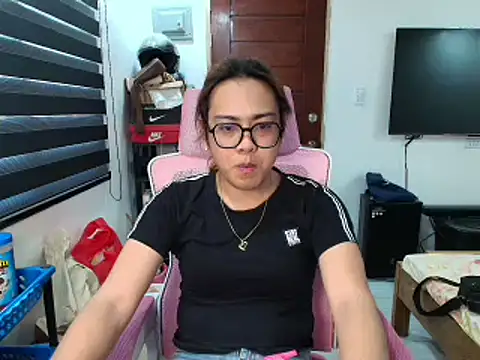 Your PrettyGirlxxx online show from 03/18/26, 07:44