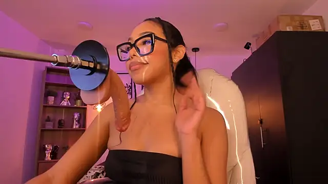 Olivia ds online show from 12/30/24, 07:04