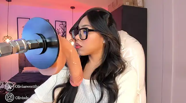 Olivia ds online show from 01/30/25, 04:16