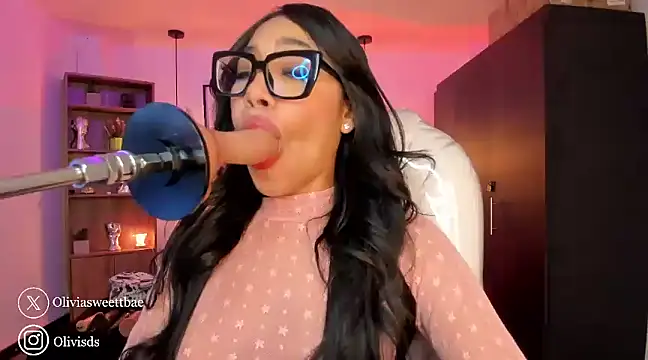 Olivia ds online show from 01/31/25, 04:03