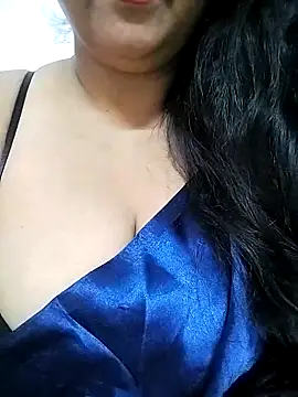 Snapshot of rekhabb123 chatting on 12/13/25, 07:53 rekhabb123 online show from 12/13/25, 07:53