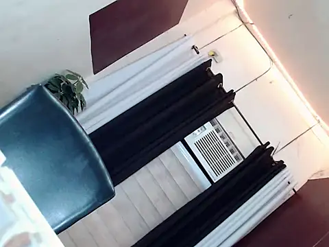 Chubbytransgirl21 online show from 12/08/24, 04:50