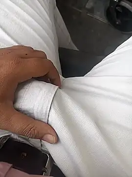 Snapshot of witchhunter1 chatting on 11/04/25, 01:27 witchhunter1 online show from 11/04/25, 01:27