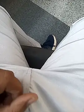 Snapshot of witchhunter1 chatting on 11/05/25, 01:38 witchhunter1 online show from 11/05/25, 01:38