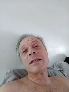 Snapshot of Almadaxxx chatting on 05/23/26, 07:35 Almadaxxx online show from 05/23/26, 07:35