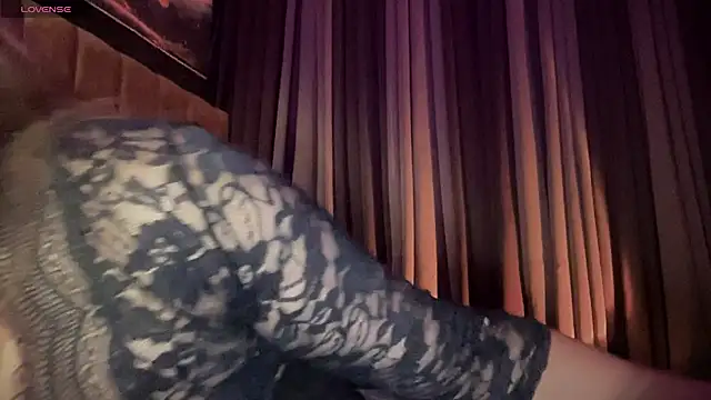 Lo la 69 online show from 11/15/25, 03:37