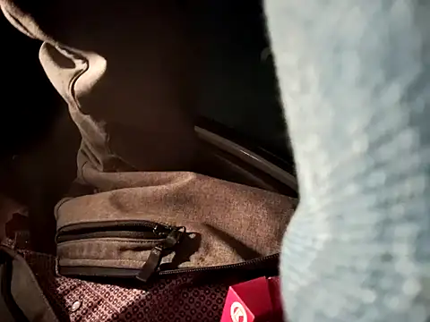 Snapshot of lewis7869 chatting on 12/21/24, 07:03 lewis7869 online show from 12/21/24, 07:03