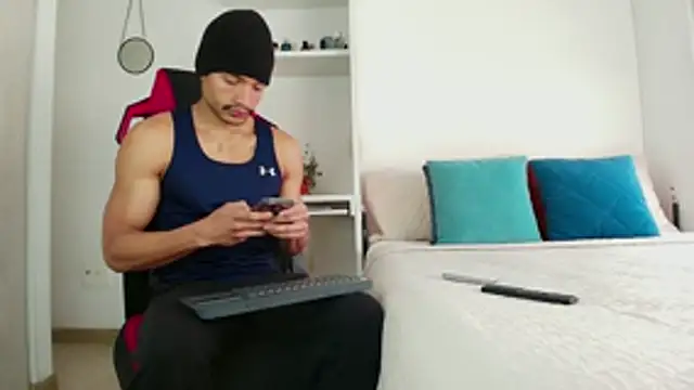 Robyn Miller online show from 11/04/25, 07:24