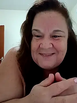 Snapshot of Yaya_Mineira chatting on 01/06/25, 09:43 Yaya Mineira online show from 01/06/25, 09:43