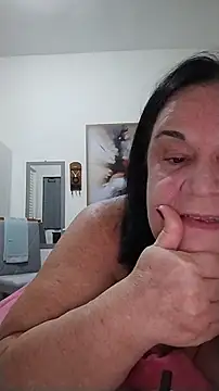 Snapshot of Yaya_Mineira chatting on 06/12/26, 10:52 Yaya Mineira online show from 06/12/26, 10:52