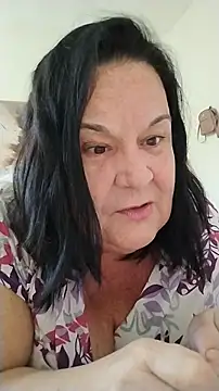 Snapshot of Yaya_Mineira chatting on 06/18/26, 01:04 Yaya Mineira online show from 06/18/26, 01:04