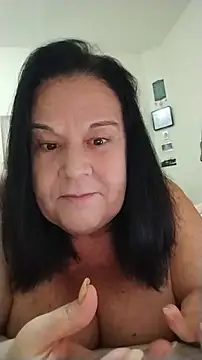Snapshot of Yaya_Mineira chatting on 08/05/26, 10:55 Yaya Mineira online show from 08/05/26, 10:55