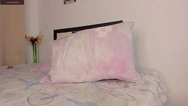 alicia rouusel online show from 12/04/24, 03:15