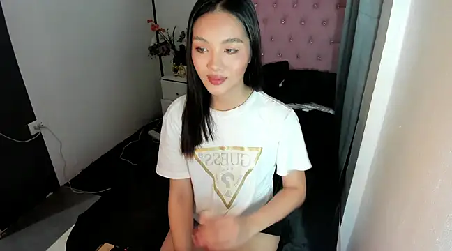 Snapshot of Arkangelxx chatting on 02/19/25, 11:49 Arkangelxx online show from 02/19/25, 11:49