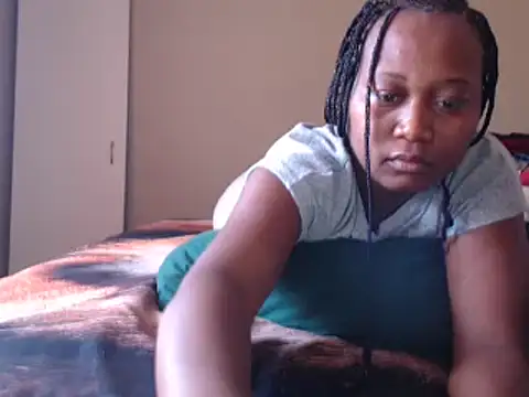 Snapshot of EbonySeductressx chatting on 12/28/24, 02:32 EbonySeductressx online show from 12/28/24, 02:32