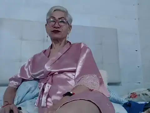 Snapshot of Miss_Monserrate chatting on 01/03/25, 02:40 Miss Monserrate online show from 01/03/25, 02:40