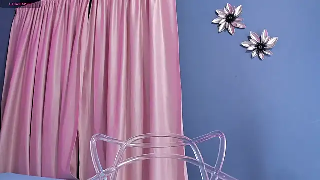 Snapshot of _Valeria_Brown chatting on 12/29/24, 01:24 Valeria Brown online show from 12/29/24, 01:24