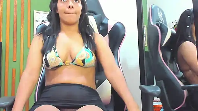 Snapshot of _Valeria_Brown chatting on 03/02/25, 05:33 Valeria Brown online show from 03/02/25, 05:33