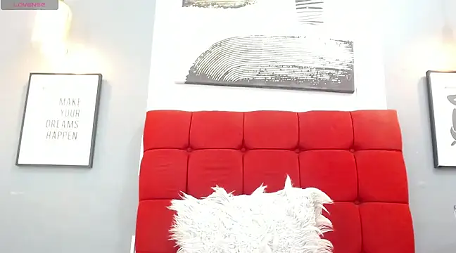 Snapshot of _Valeria_Brown chatting on 03/08/25, 11:49 Valeria Brown online show from 03/08/25, 11:49