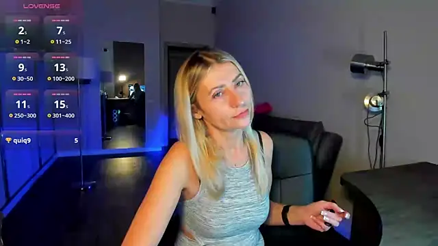 Snapshot of ZoeGrant chatting on 02/10/26, 10:03 ZoeGrant online show from 02/10/26, 10:03