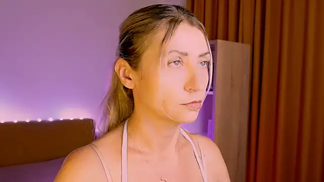 ZoeGrant online show from 07/04/26, 05:30