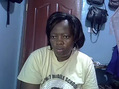 Snapshot of Ebonyceline chatting on 06/27/26, 06:07 Ebonyceline online show from 06/27/26, 06:07