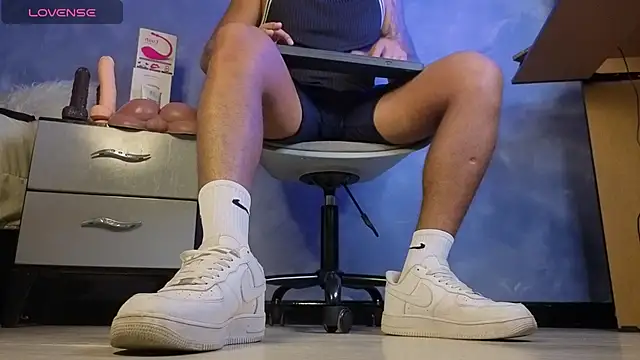 TomLover 12 online show from 03/06/26, 12:29