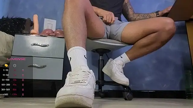 TomLover 12 online show from 03/08/26, 08:12