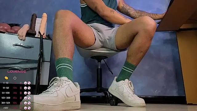 TomLover 12 online show from 03/31/26, 03:56