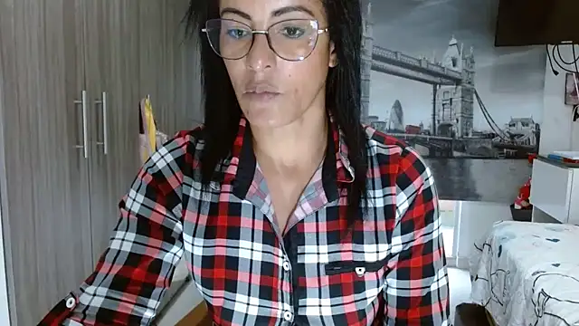 kateleyagrey online show from 02/03/25, 10:43