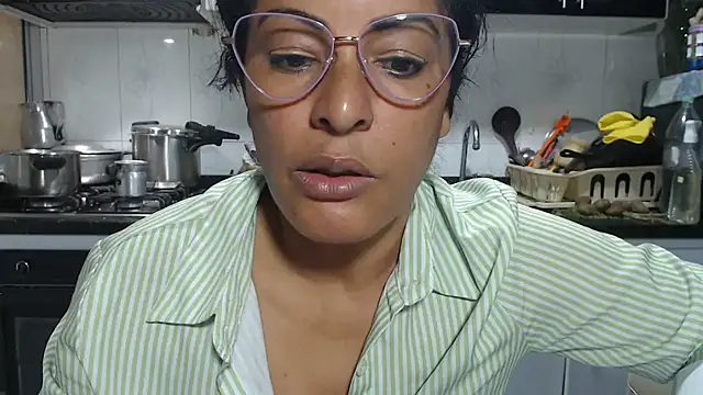 Snapshot of kateleyagrey chatting on 02/06/26, 06:33 kateleyagrey online show from 02/06/26, 06:33