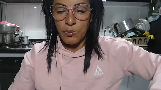 Snapshot of kateleyagrey chatting on 02/23/26, 07:44 kateleyagrey online show from 02/23/26, 07:44