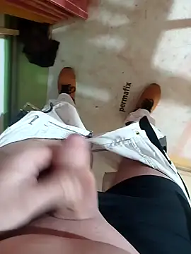 Snapshot of GeilerSchweizer chatting on 01/21/25, 09:03 GeilerSchweizer online show from 01/21/25, 09:03