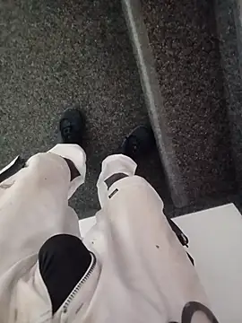 Snapshot of GeilerSchweizer chatting on 10/31/25, 09:32 GeilerSchweizer online show from 10/31/25, 09:32