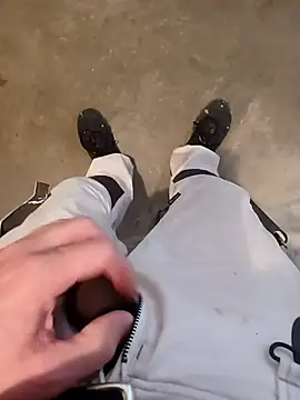 Snapshot of GeilerSchweizer chatting on 11/19/25, 03:01 GeilerSchweizer online show from 11/19/25, 03:01