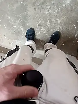 Snapshot of GeilerSchweizer chatting on 11/20/25, 03:12 GeilerSchweizer online show from 11/20/25, 03:12