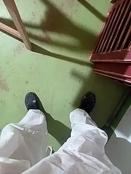 Snapshot of GeilerSchweizer chatting on 12/16/25, 08:19 GeilerSchweizer online show from 12/16/25, 08:19