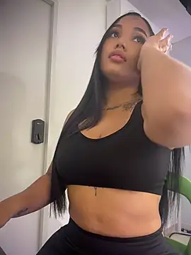 TianaaJackson online show from 05/05/26, 07:44